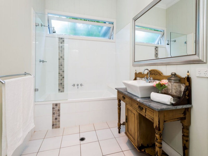 9 Edgar Street, East Brisbane QLD 4169