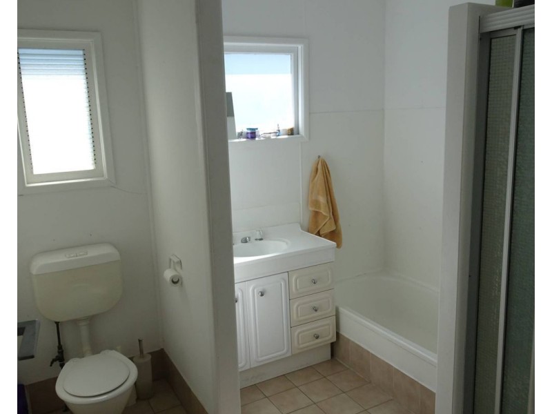 44 Park Road West, Dutton Park QLD 4102