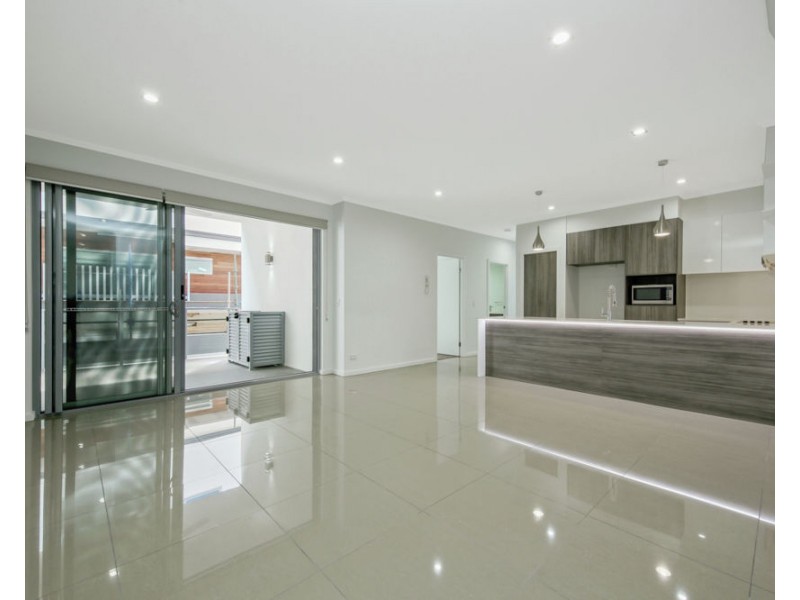 8/15 Durham St, Coorparoo QLD 4151