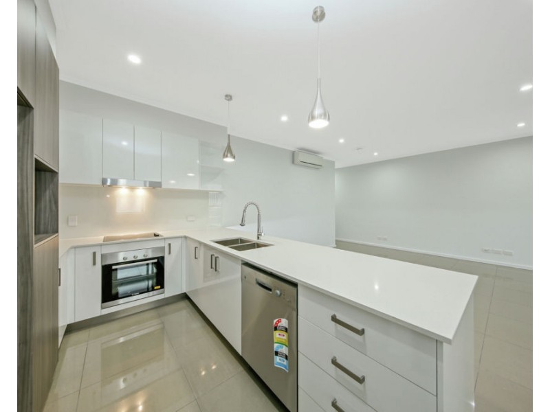8/15 Durham St, Coorparoo QLD 4151