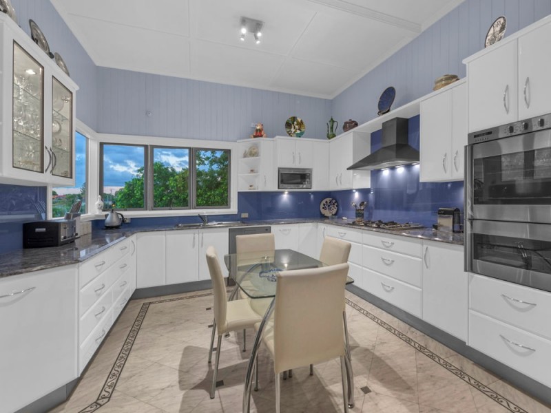 8 Spica Street, Coorparoo QLD 4151