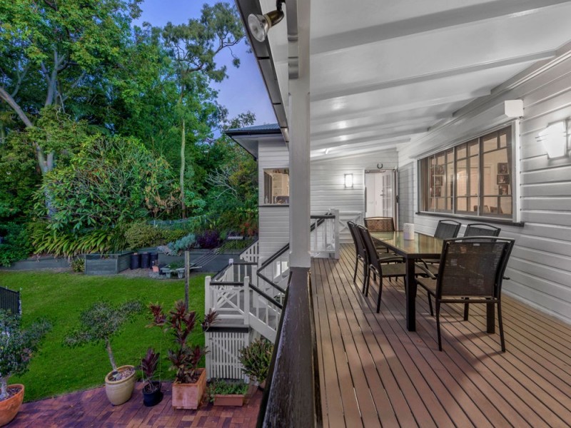 8 Spica Street, Coorparoo QLD 4151