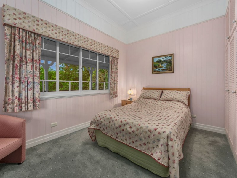 8 Spica Street, Coorparoo QLD 4151