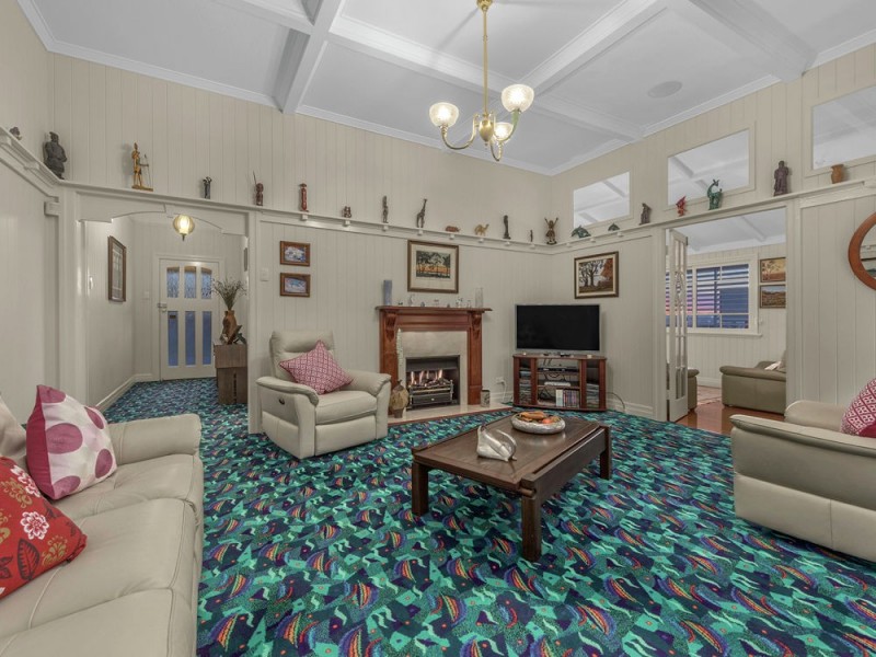 8 Spica Street, Coorparoo QLD 4151