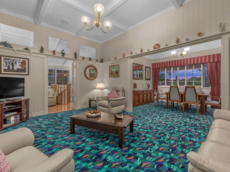 8 Spica Street, Coorparoo QLD 4151