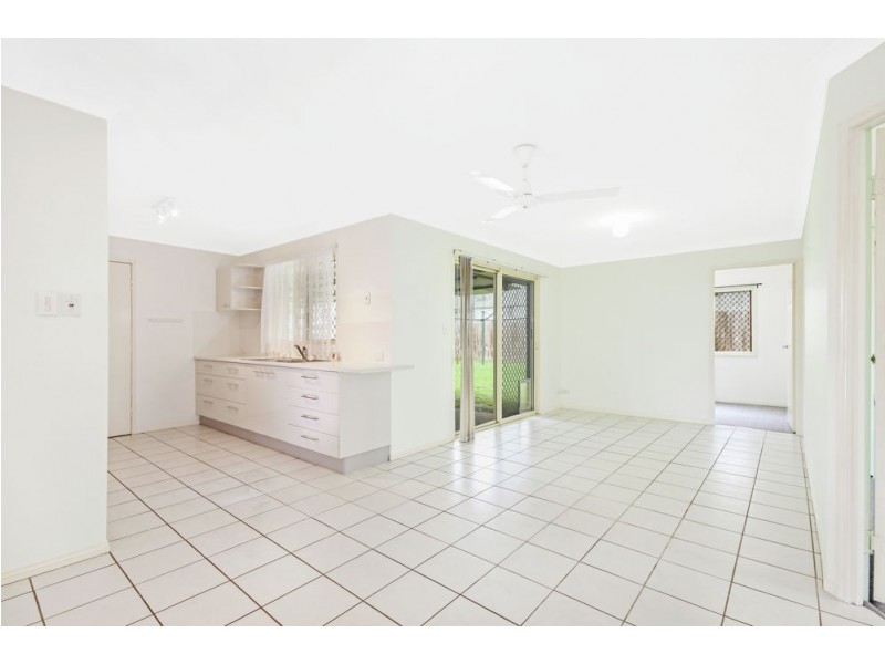 6 Lanjak Place, Tanah Merah QLD 4128