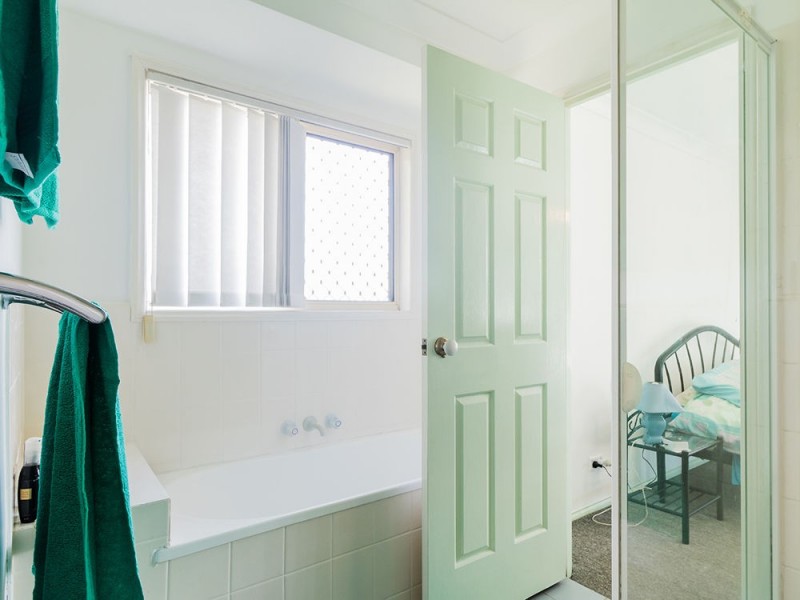 6 Lanjak Place, Tanah Merah QLD 4128