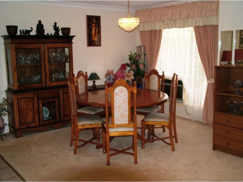 1 Hereford Crescent, Carindale QLD 4152