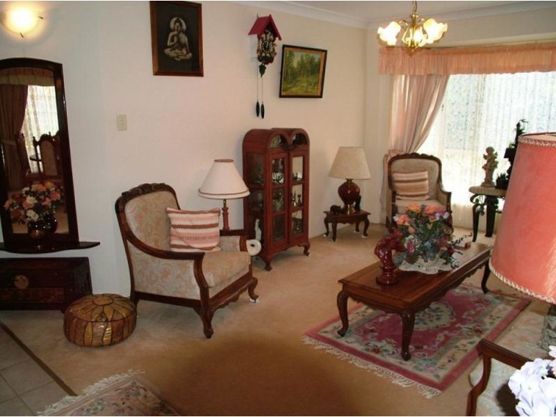 1 Hereford Crescent, Carindale QLD 4152