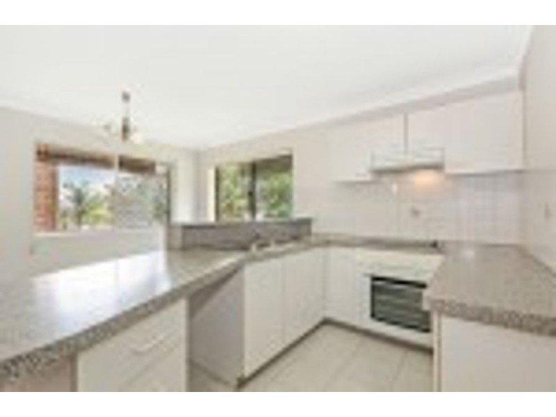 2/70 Wellington Street, Coorparoo QLD 4151