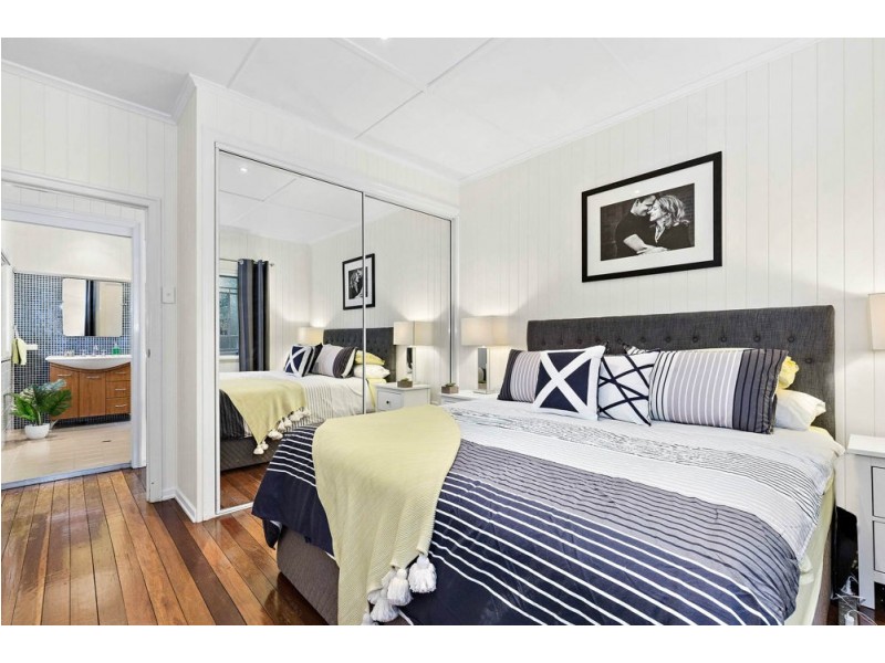 154 Boundary Road, Camp Hill QLD 4152