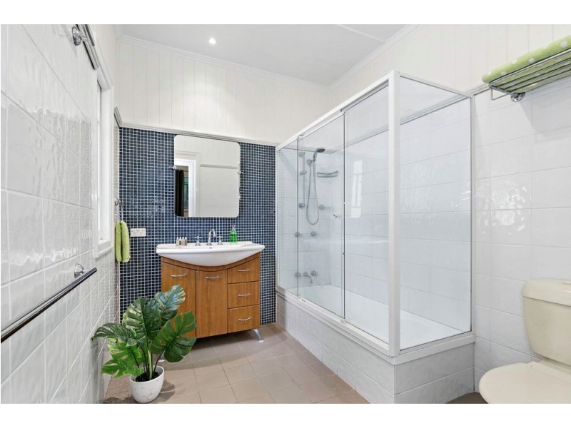 154 Boundary Road, Camp Hill QLD 4152