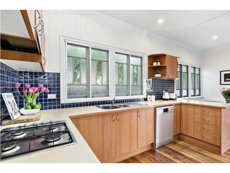 154 Boundary Road, Camp Hill QLD 4152