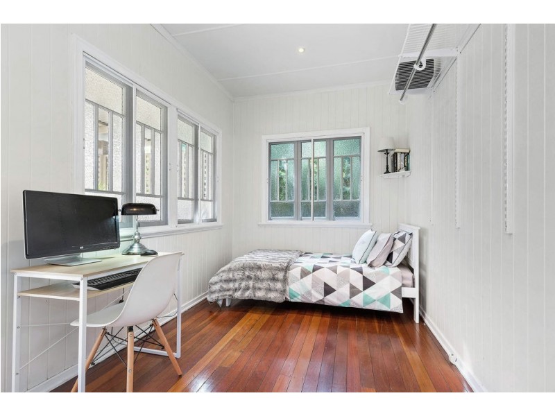 154 Boundary Road, Camp Hill QLD 4152