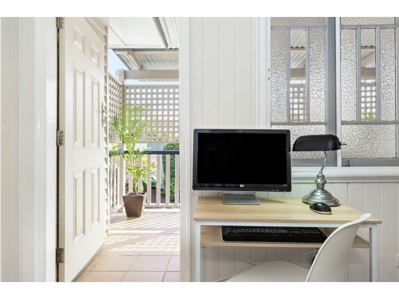 154 Boundary Road, Camp Hill QLD 4152