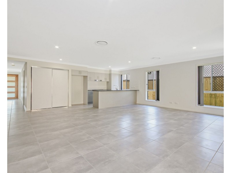 28 Muller St, Redland Bay QLD 4165