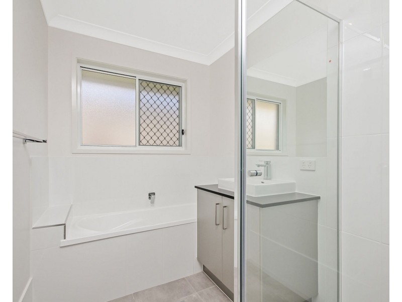 28 Muller St, Redland Bay QLD 4165