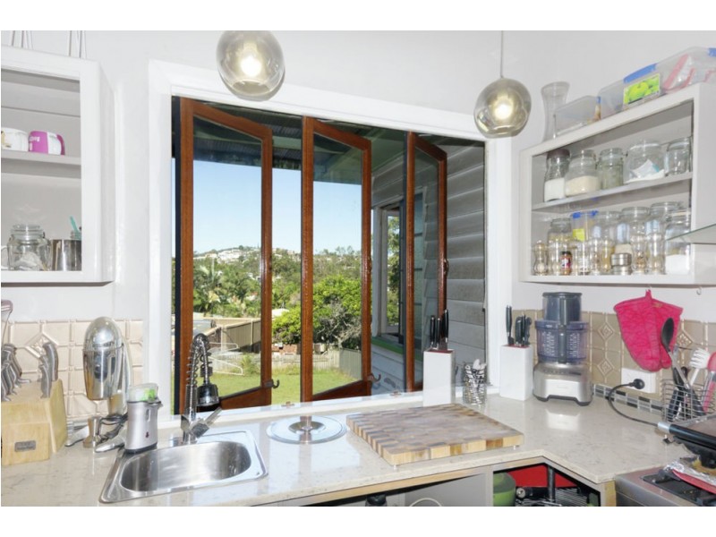 42 Marshall Road, Holland Park West QLD 4121