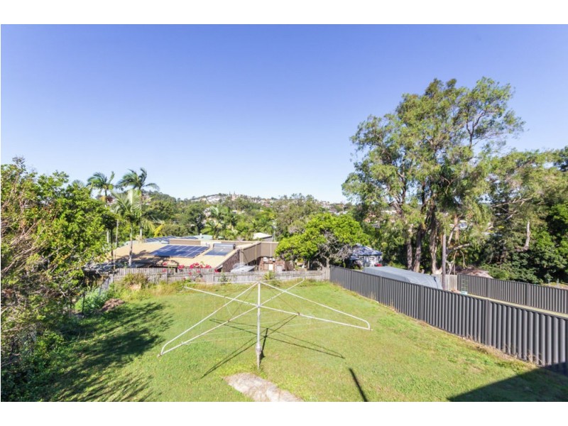 42 Marshall Road, Holland Park West QLD 4121