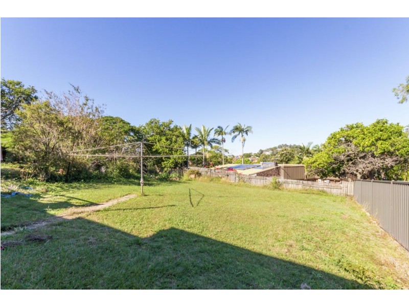 42 Marshall Road, Holland Park West QLD 4121