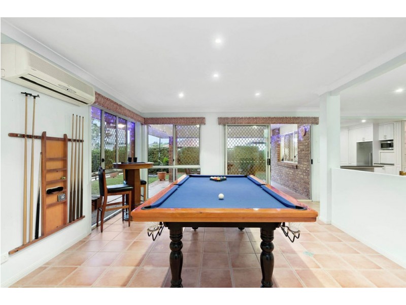 50 Berkshire Crescent, Wishart QLD 4122