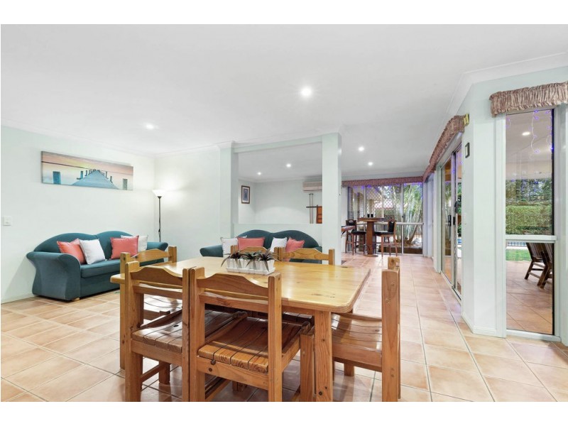 50 Berkshire Crescent, Wishart QLD 4122