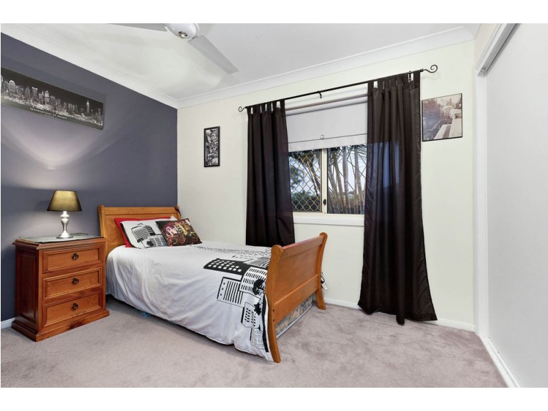 50 Berkshire Crescent, Wishart QLD 4122