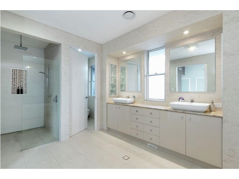 39 North Point, Banksia Beach QLD 4507