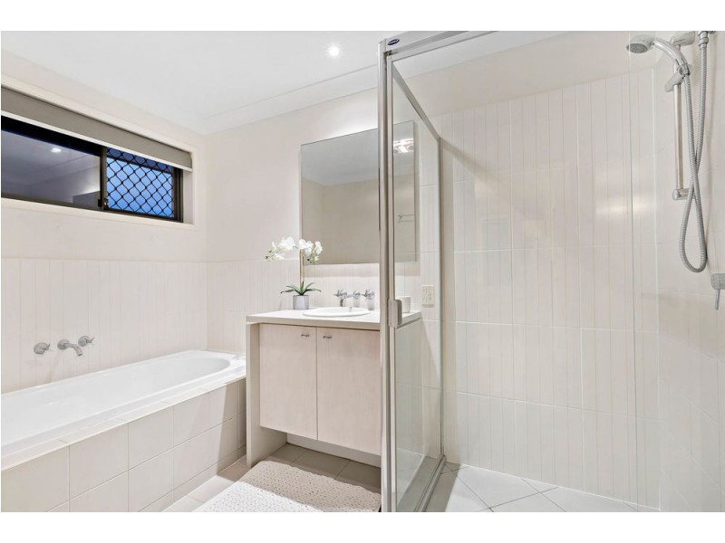 6 Aldea Place, Stretton QLD 4116