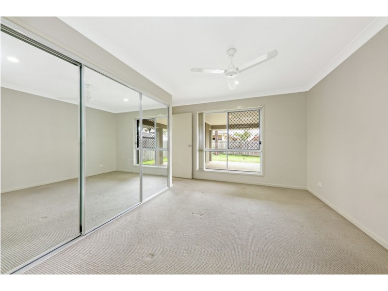 8 Lilly Pilly Street, Heathwood QLD 4110