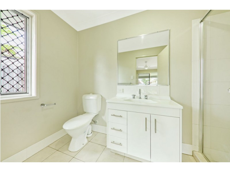 8 Lilly Pilly Street, Heathwood QLD 4110