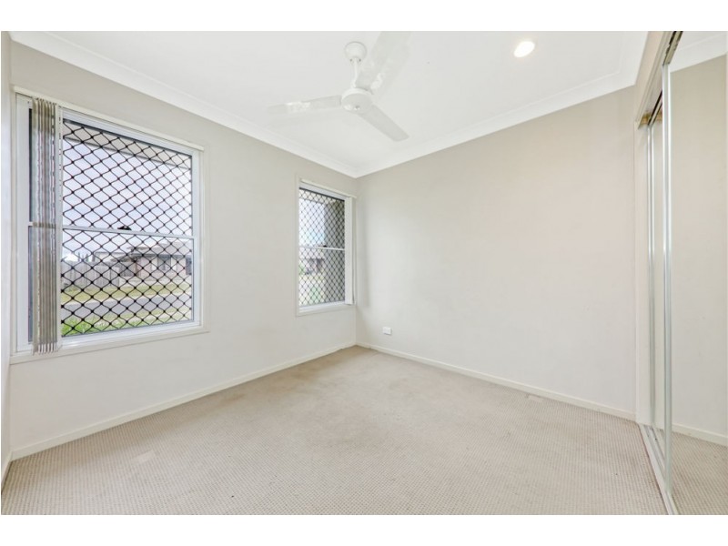 8 Lilly Pilly Street, Heathwood QLD 4110