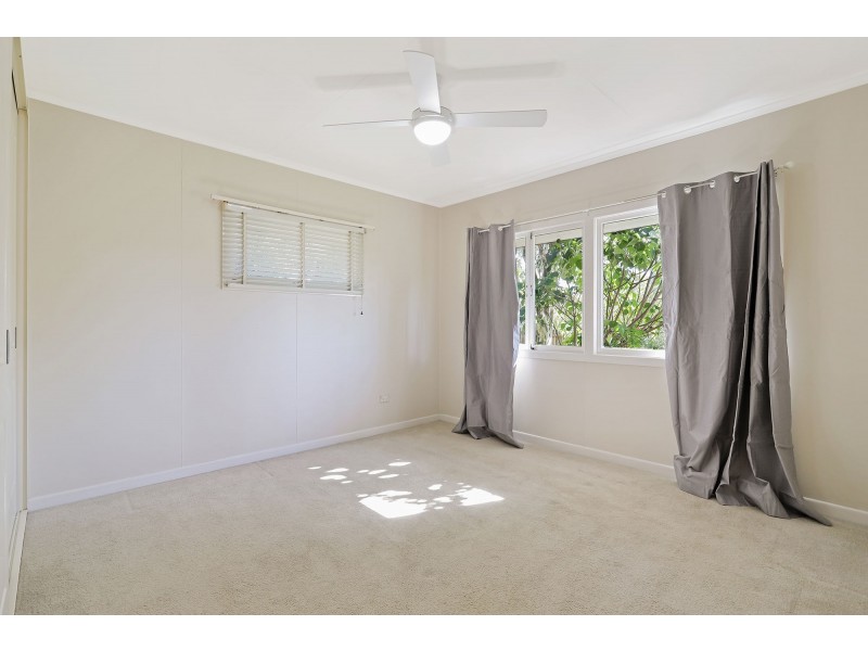 1654 Creek Road, Carina QLD 4152