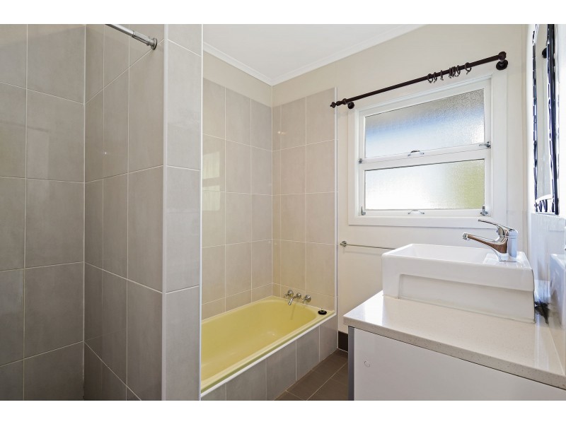 1654 Creek Road, Carina QLD 4152