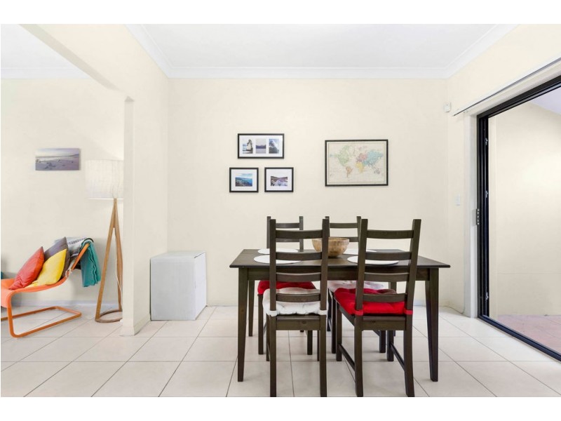 2/19 Daniells Street, Carina QLD 4152