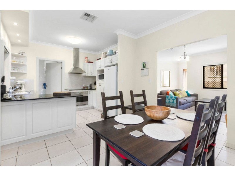 2/19 Daniells Street, Carina QLD 4152