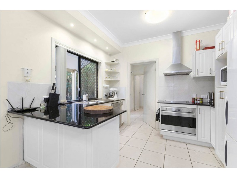 2/19 Daniells Street, Carina QLD 4152
