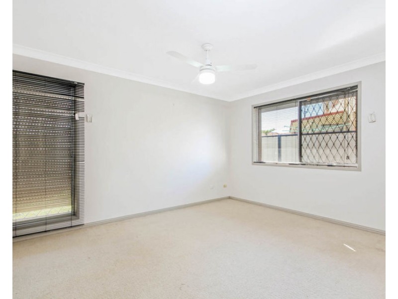 1 McCracken Street, Wishart QLD 4122