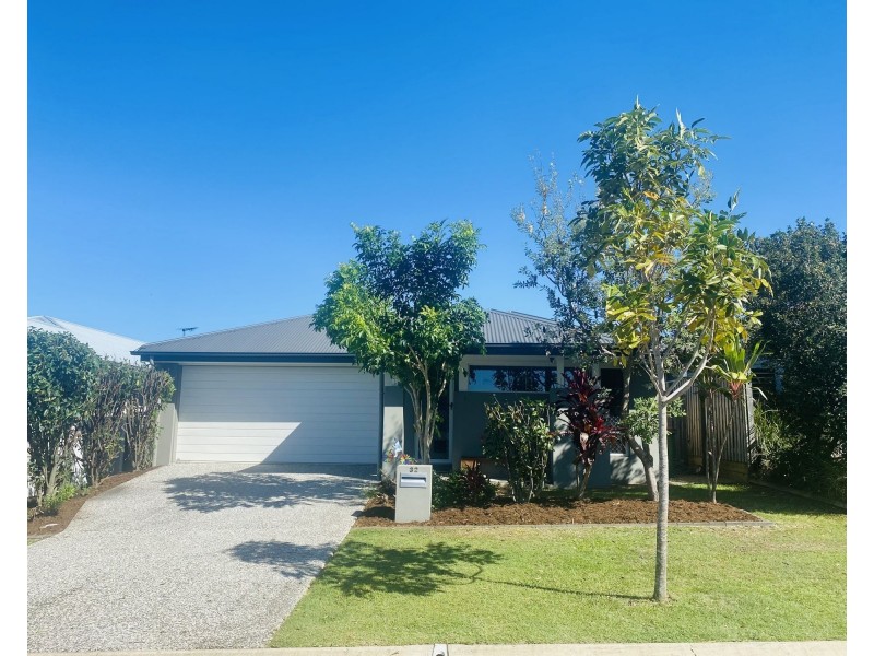 32 Ellabay Street, Redland Bay QLD 4165