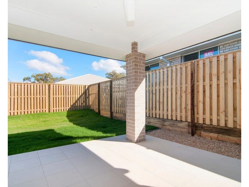 32 Ellabay Street, Redland Bay QLD 4165