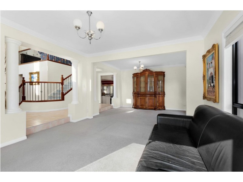 2 Melrose Close, Carindale QLD 4152