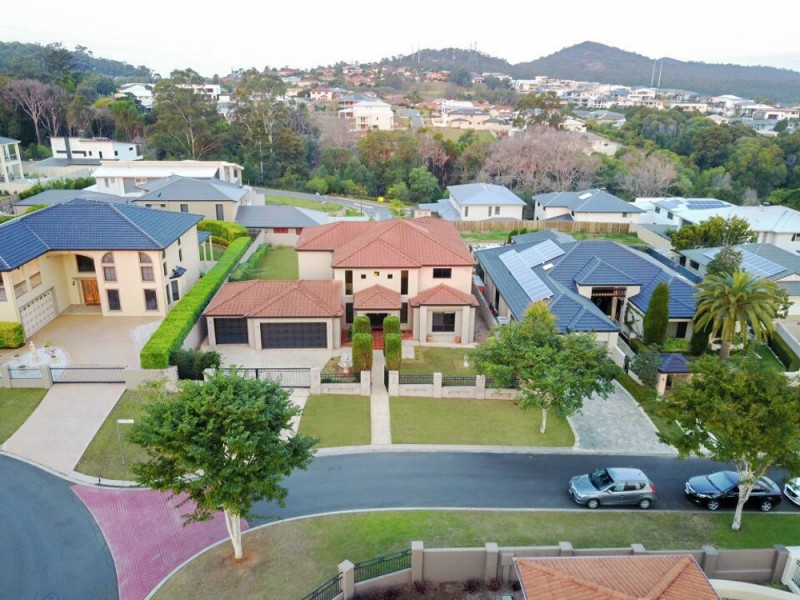 2 Melrose Close, Carindale QLD 4152