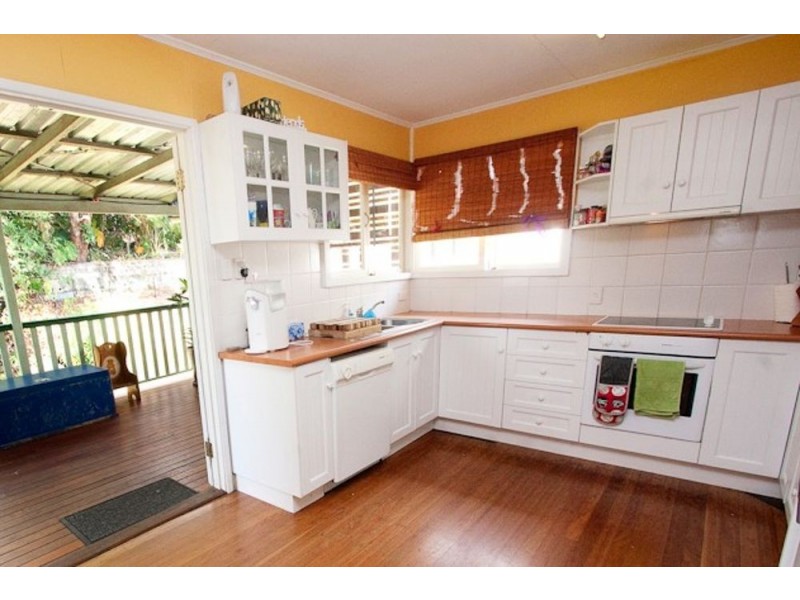 597 D’Arcy Rd, Carina QLD 4152