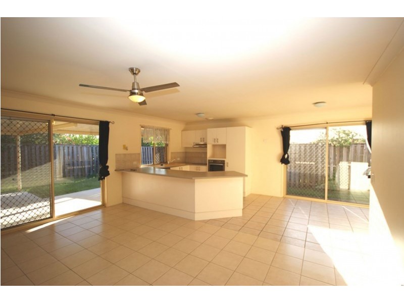 14 Lewis Place, Calamvale QLD 4116