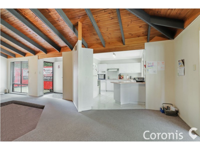 5 Nardie Street, Eight Mile Plains QLD 4113