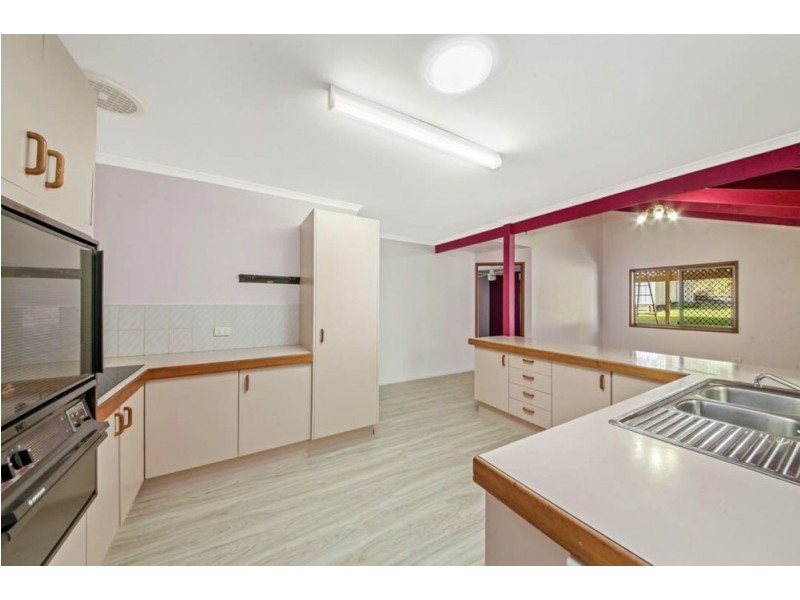 4 Dalton Court, Springwood QLD 4127