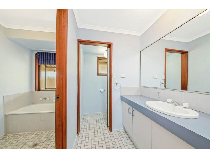 4 Dalton Court, Springwood QLD 4127