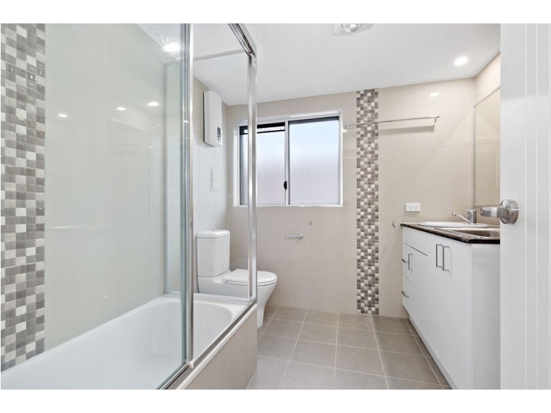 2/25 Birdwood Road, Holland Park West QLD 4121