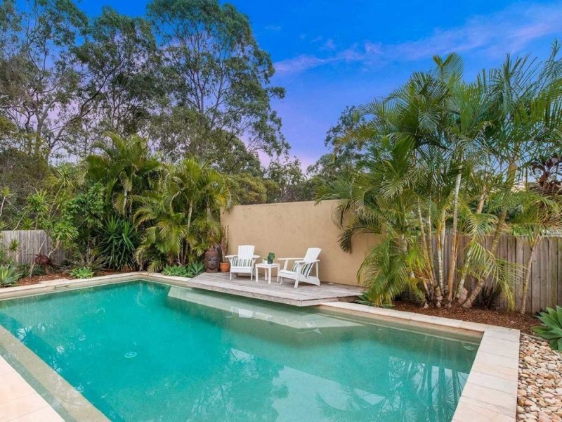 9 Brossard Court, Mansfield QLD 4122