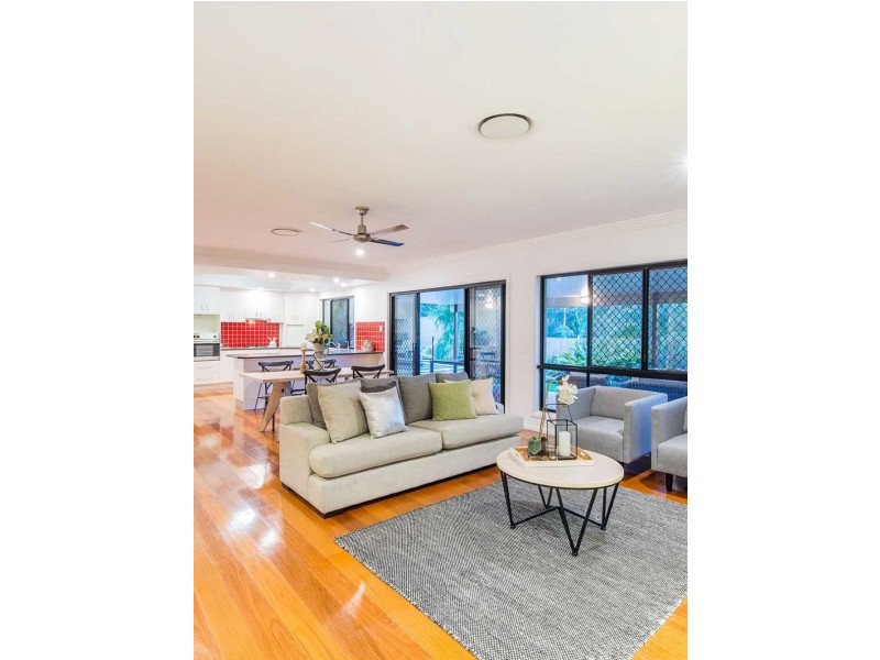 9 Brossard Court, Mansfield QLD 4122